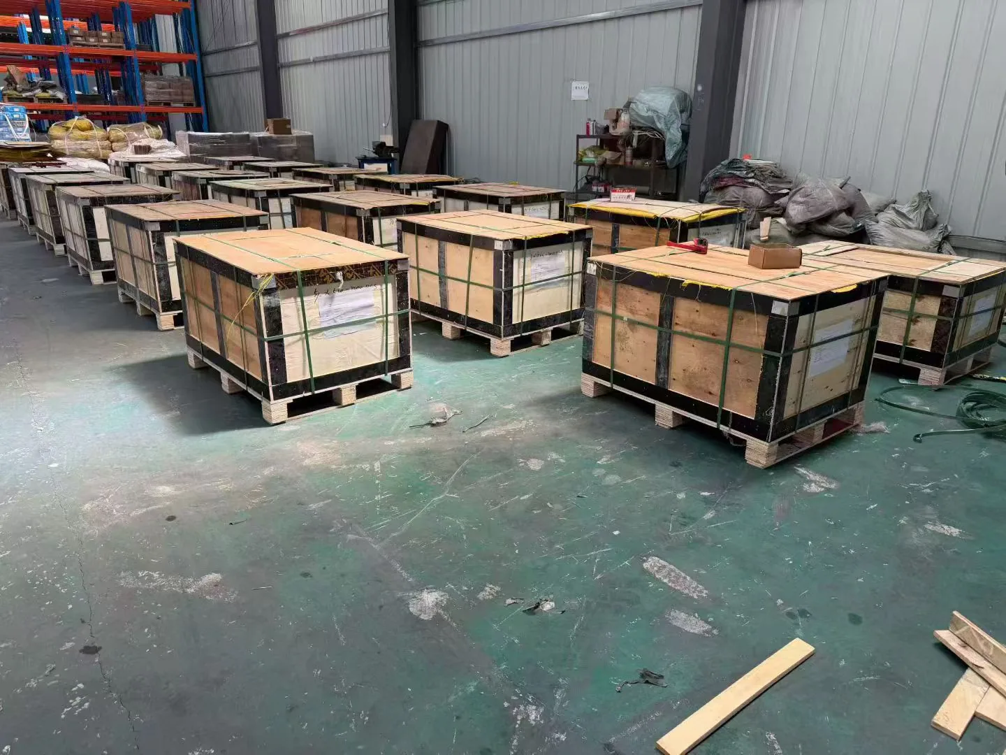 Reinforced export crates for custom hot-dip galvanized bolt assemblies